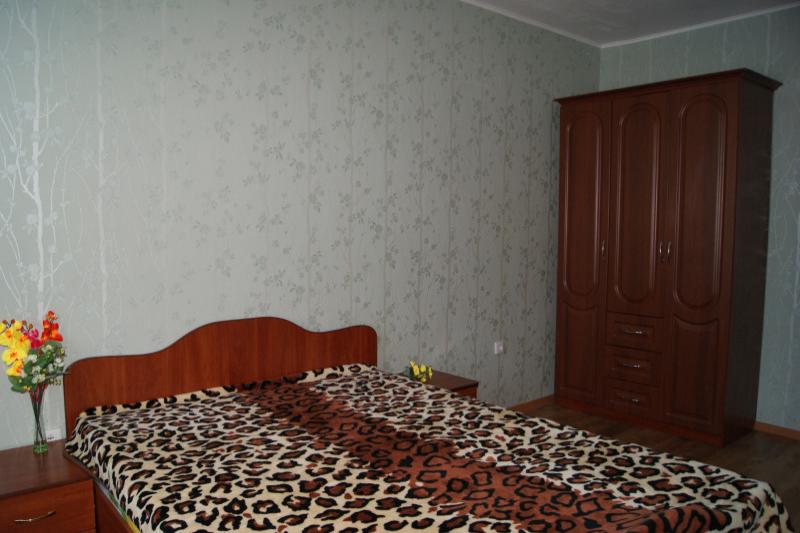 2-комнатная квартира посуточно (вариант № 2341), ул. серова улица, фото № 3